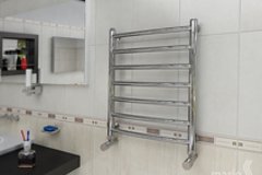 Полотенцесушитель в ванной комнате