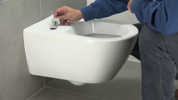 Установка нового подвесного унитаза